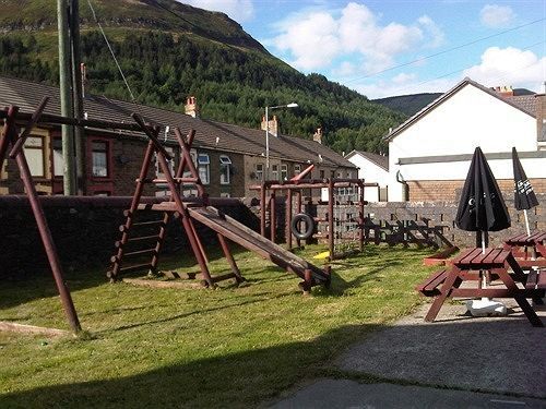 The Hendrewen Hotel Treorchy Exterior photo